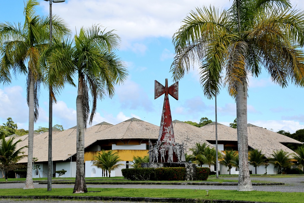 Cursinho gratuito em Porto Seguro prepara estudantes para IFBA e universidade